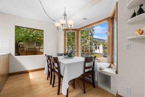 613 Olympia Crescent Se, Calgary, AB - Indoor Photo Showing Dining Room
