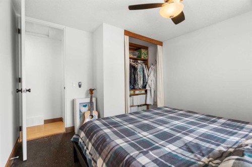 613 Olympia Crescent Se, Calgary, AB - Indoor Photo Showing Bedroom
