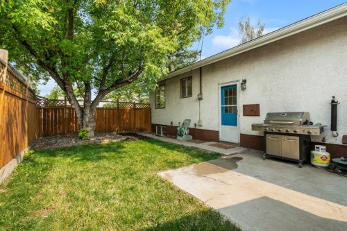 613 Olympia Crescent Se, Calgary, AB - Outdoor