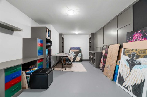 613 Olympia Crescent Se, Calgary, AB - Indoor