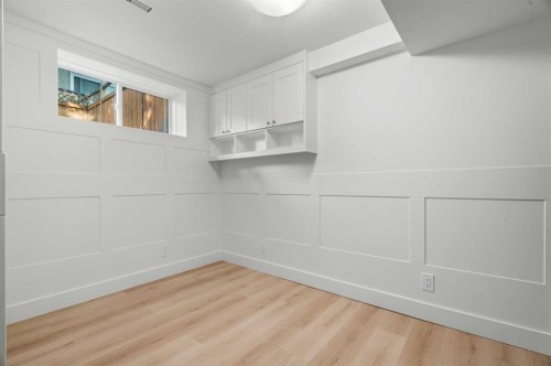 613 Olympia Crescent Se, Calgary, AB - Indoor Photo Showing Other Room