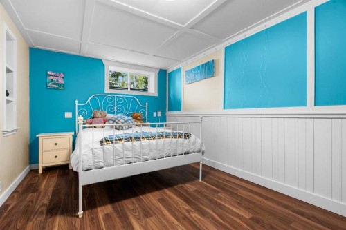 613 Olympia Crescent Se, Calgary, AB - Indoor Photo Showing Bedroom