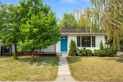 613 Olympia Crescent Se, Calgary, AB - Outdoor