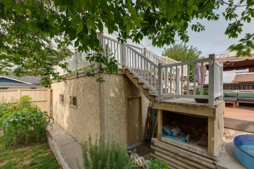 107 Bermuda Drive Nw, Calgary, AB - Outdoor