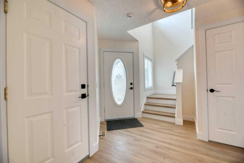 20 Taracove Crescent Ne, Calgary, AB - Indoor Photo Showing Other Room