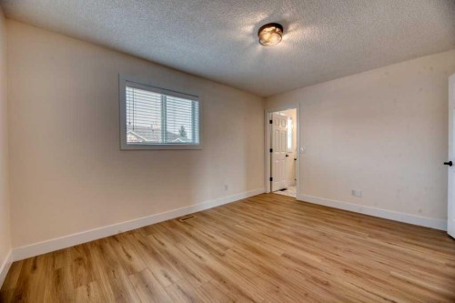 20 Taracove Crescent Ne, Calgary, AB - Indoor Photo Showing Other Room