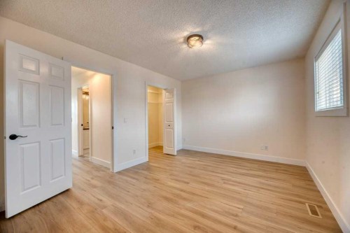 20 Taracove Crescent Ne, Calgary, AB - Indoor Photo Showing Other Room