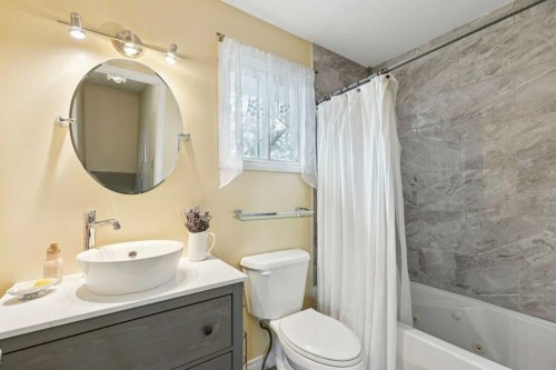 323 Ranchview Place Nw, Calgary, AB - Indoor Photo Showing Bathroom