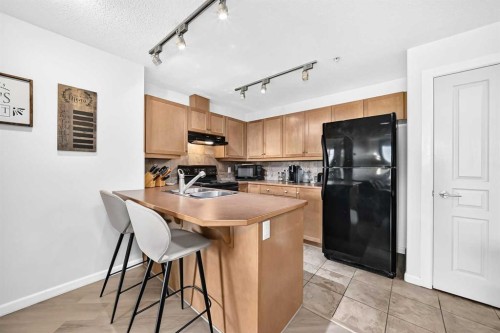 208-30 Cranfield Link Se, Calgary, AB - Indoor Photo Showing Kitchen