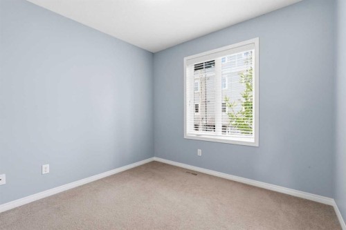 149 Prestwick Villas Se, Calgary, AB - Indoor Photo Showing Other Room