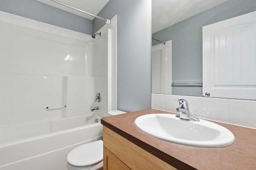 149 Prestwick Villas Se, Calgary, AB - Indoor Photo Showing Bathroom