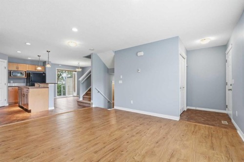 149 Prestwick Villas Se, Calgary, AB - Indoor Photo Showing Kitchen