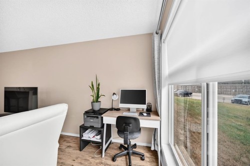 2133-700 Willowbrook Road Nw, Airdrie, AB - Indoor Photo Showing Office