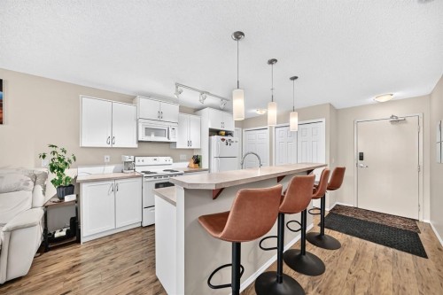 2133-700 Willowbrook Road Nw, Airdrie, AB - Indoor Photo Showing Kitchen