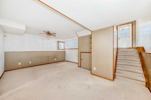 243 Erin Meadow Close, Calgary, AB - Indoor Photo Showing Other Room