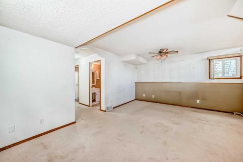 243 Erin Meadow Close, Calgary, AB - Indoor Photo Showing Other Room
