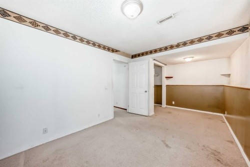243 Erin Meadow Close, Calgary, AB - Indoor Photo Showing Other Room