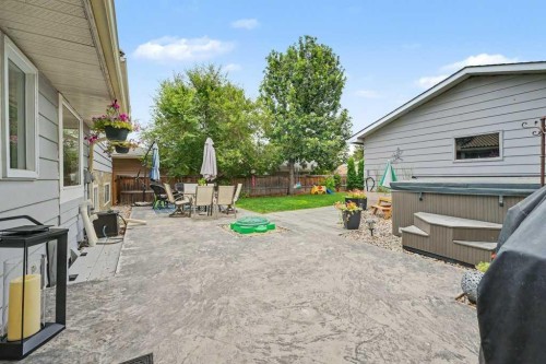 727 120 Avenue Sw, Calgary, AB - Outdoor With Exterior