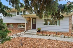 727 120 Avenue SW Calgary, AB T2W 1V4