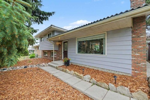 727 120 Avenue Sw, Calgary, AB - Outdoor