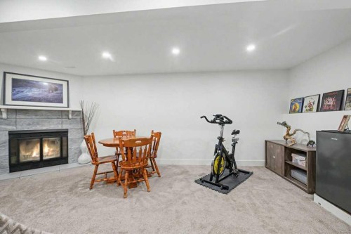 727 120 Avenue Sw, Calgary, AB - Indoor