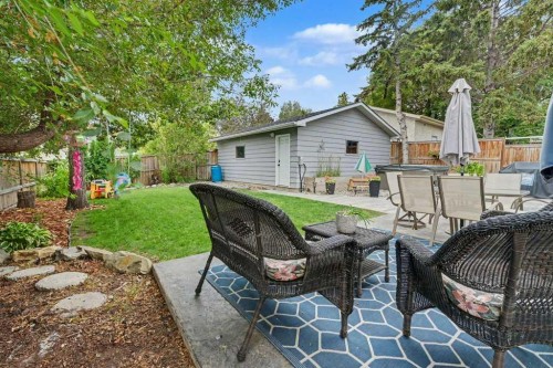 727 120 Avenue Sw, Calgary, AB - Outdoor