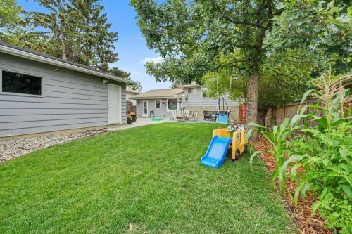 727 120 Avenue Sw, Calgary, AB - Outdoor