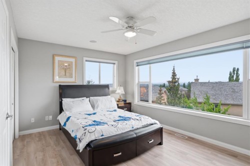 21 Royal Ridge Hill Nw, Calgary, AB - Indoor Photo Showing Bedroom
