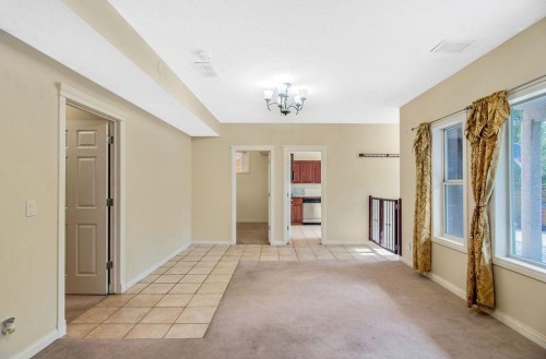 21 Royal Ridge Hill Nw, Calgary, AB - Indoor Photo Showing Other Room