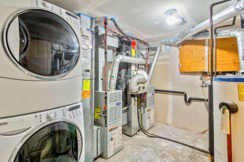 21 Royal Ridge Hill Nw, Calgary, AB - Indoor Photo Showing Laundry Room