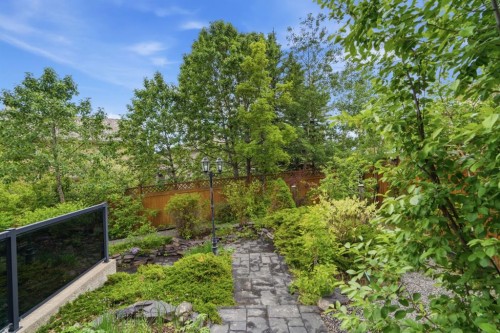 21 Royal Ridge Hill Nw, Calgary, AB - Outdoor