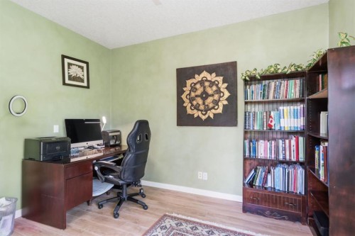 21 Royal Ridge Hill Nw, Calgary, AB - Indoor Photo Showing Office