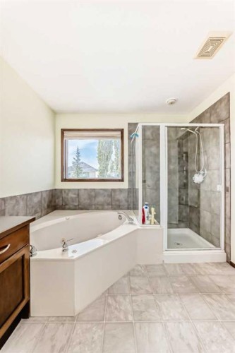 55 Eversyde Gardens Sw, Calgary, AB 