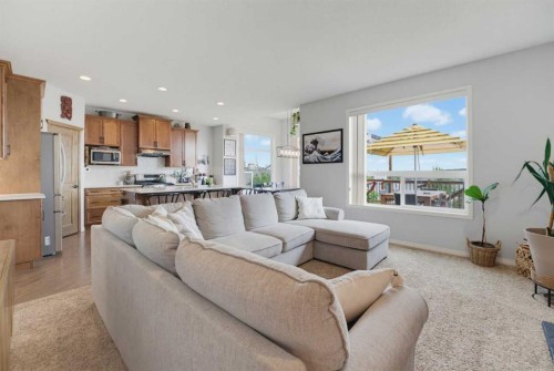 71 Pantego Way Nw, Calgary, AB - Indoor Photo Showing Living Room