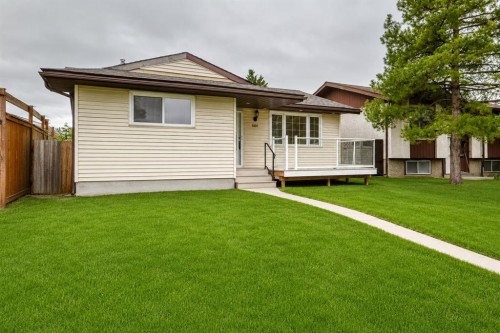 6607 Malvern Road Ne, Calgary, AB - Outdoor