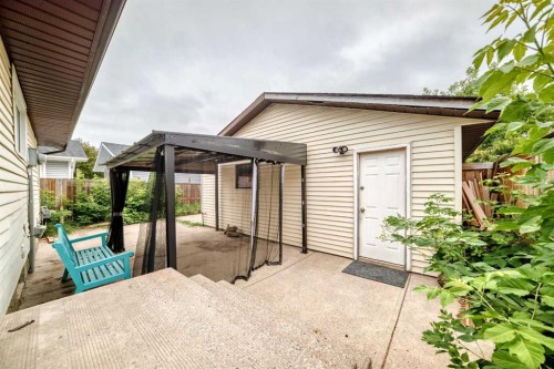 6607 Malvern Road Ne, Calgary, AB - Outdoor With Exterior