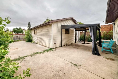 6607 Malvern Road Ne, Calgary, AB - Outdoor With Exterior