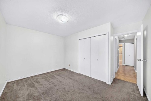 6607 Malvern Road Ne, Calgary, AB - Indoor Photo Showing Other Room