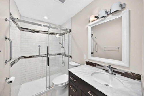 6607 Malvern Road Ne, Calgary, AB - Indoor Photo Showing Bathroom
