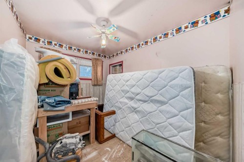 2622 42 Street Se, Calgary, AB - Indoor