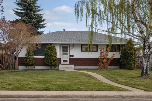 2622 42 Street Se, Calgary, AB - Outdoor