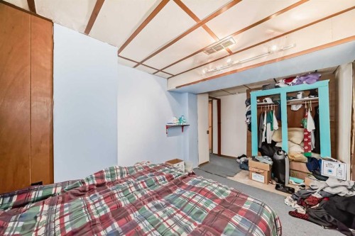 2622 42 Street Se, Calgary, AB - Indoor