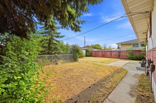 2622 42 Street Se, Calgary, AB - Outdoor