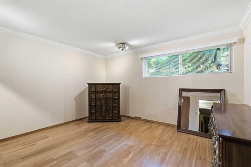 16 Dalroy Crescent Nw, Calgary, AB - Indoor Photo Showing Other Room