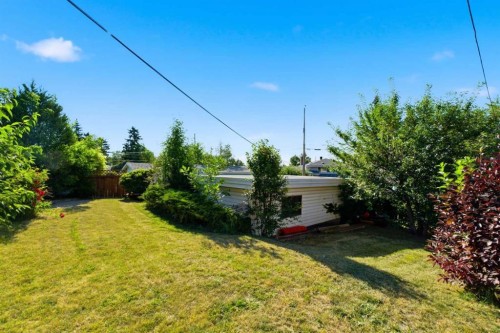 16 Dalroy Crescent Nw, Calgary, AB - Outdoor