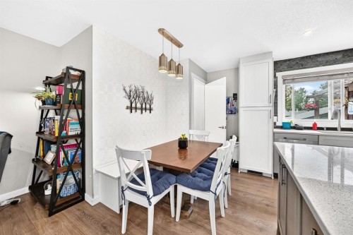 4824 41 Avenue Sw, Calgary, AB - Indoor Photo Showing Dining Room