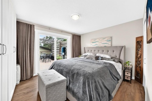 4824 41 Avenue Sw, Calgary, AB - Indoor Photo Showing Bedroom