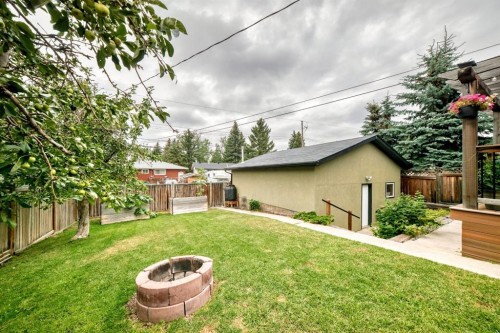 4824 41 Avenue Sw, Calgary, AB - Outdoor