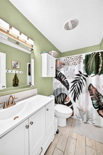 206 Panamount Grove Nw, Calgary, AB - Indoor Photo Showing Bathroom