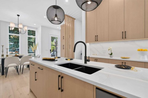 3613 2 Street Nw, Calgary, AB - Indoor Photo Showing Kitchen With Double Sink